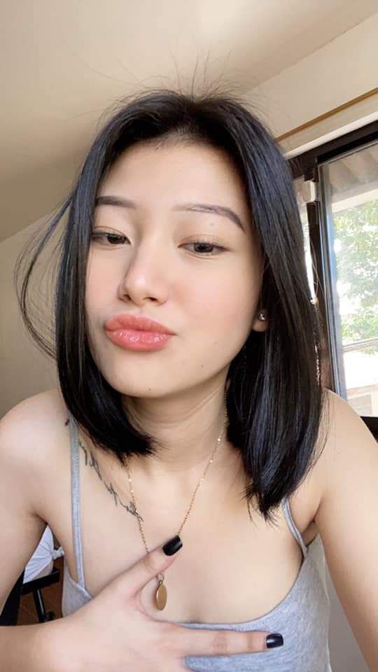 Lợi thế của việc gầy là bạn có thể bế cô ấy lên và quan hệ với cô ấy