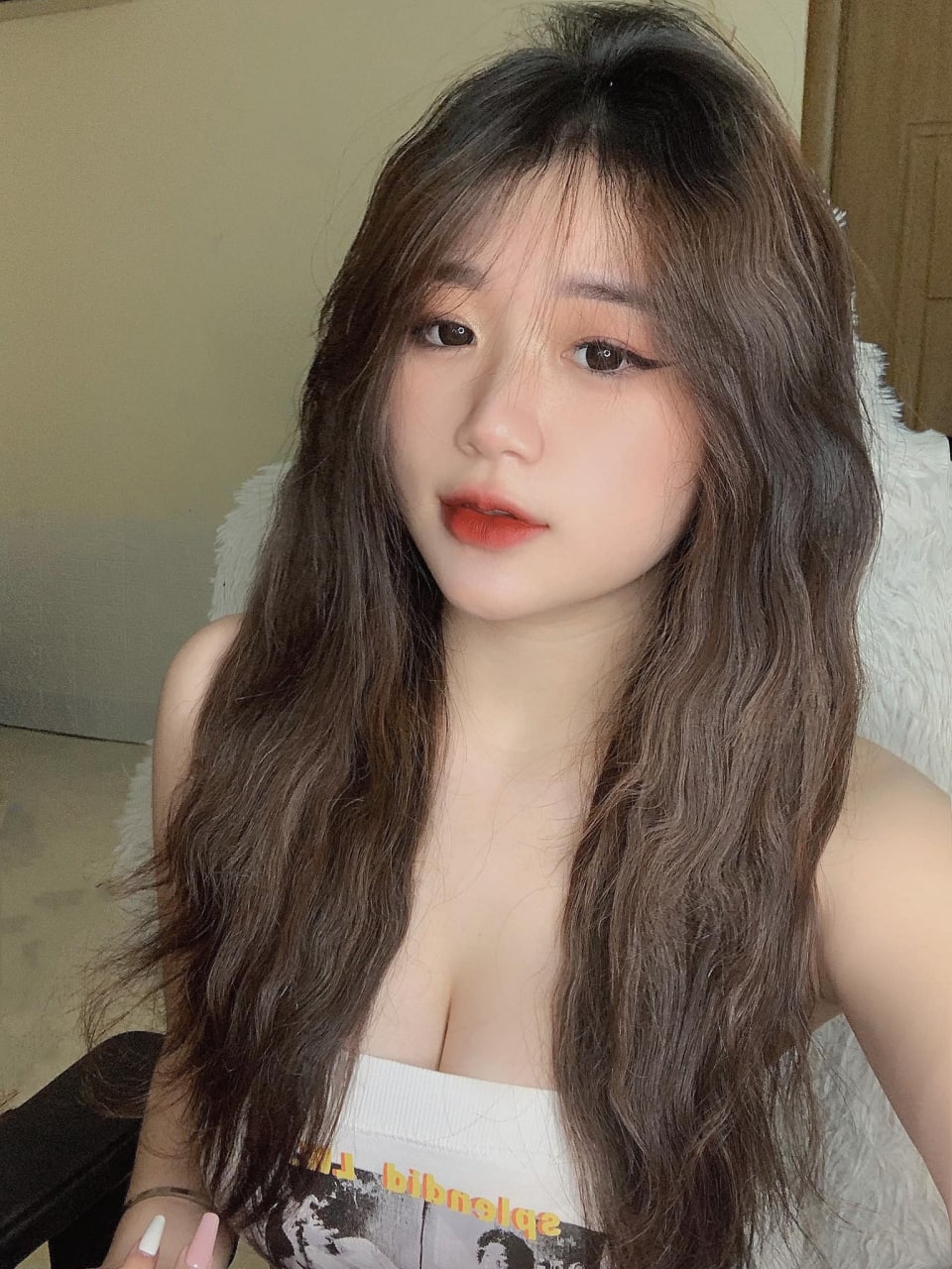 Chị dâu làm người mẫu đồ lót nhờ em anh xã chụp ảnh dùm và cái kết